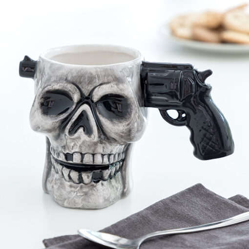 Skodelica Skull